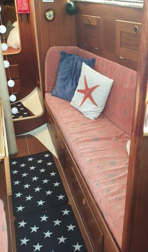 Sailboat Amber