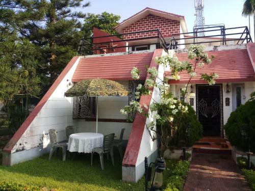 Hostal We Have Wonderful Villa At Shantiniketan.