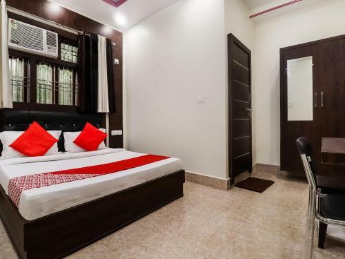 Oyo 27790 Hotel Adhiraj Palace