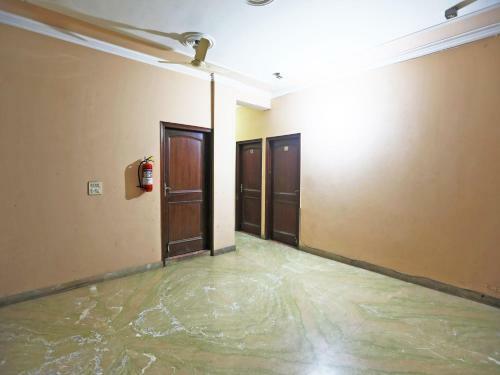 Oyo 27790 Hotel Adhiraj Palace