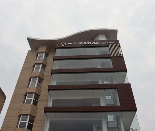 Hotel Paras Heights