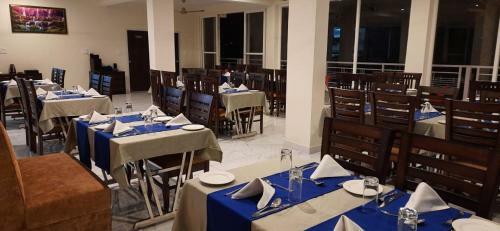 Hotel Amravati Resort