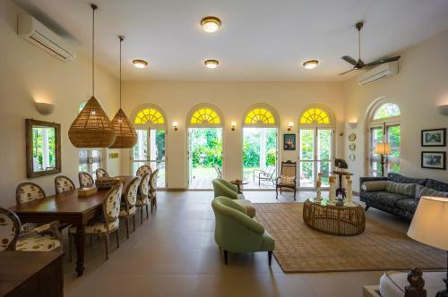 Villa Loto Bianco By Hireavilla, Siolim