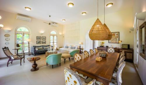 Villa Loto Bianco By Hireavilla, Siolim