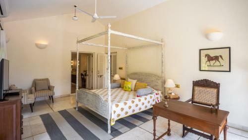 Villa Loto Bianco By Hireavilla, Siolim