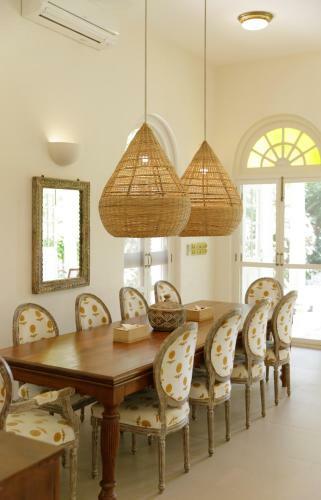 Villa Loto Bianco By Hireavilla, Siolim
