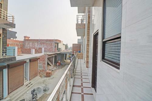Oyo 84402 Star Hotel