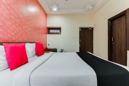 Capital O 7418 Hotel Vijay Delux