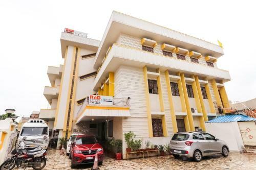 Capital O 7418 Hotel Vijay Delux