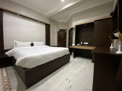 Hotel Aamba Residency