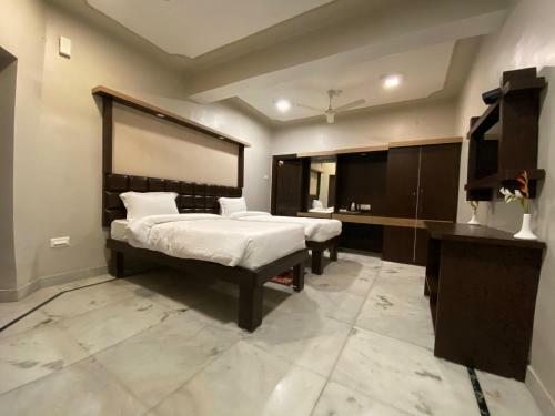 Hotel Aamba Residency