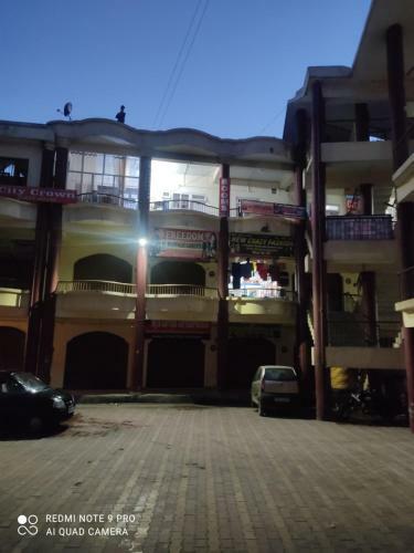 Hostal City Crown Guest House