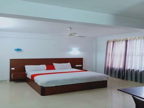 Hotel Staymaker Chums Residency