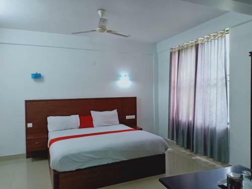 Hotel Staymaker Chums Residency