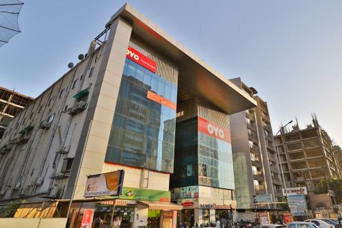 Oyo Flagship 30791 Hotel Shagun Canal Rd
