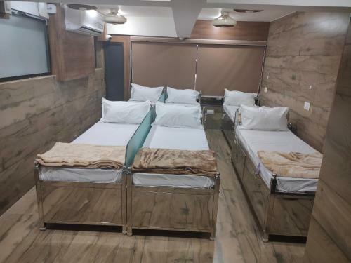 Albergue Aman Dormitory And Guest House