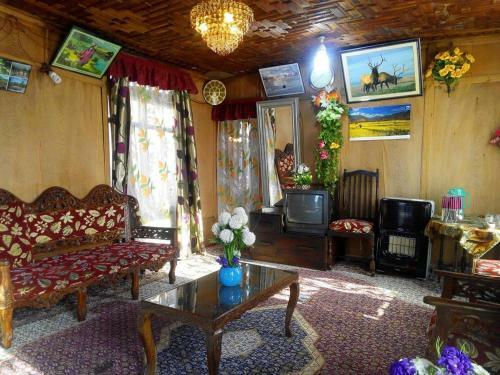 Bed & Breakfast Retreet Group Of Houseboats