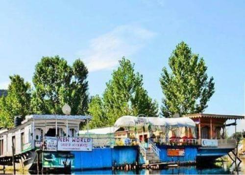 Bed & Breakfast Retreet Group Of Houseboats