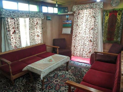 Houseboat Shora Palace And Azad Palace