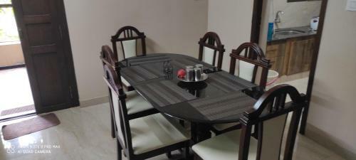 Villa Service Apartment