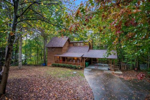 Entire Cozy City Cabin-tvs In Every Room!