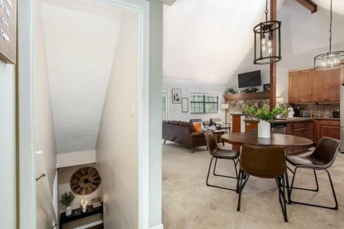 Entire Cozy City Cabin-tvs In Every Room!