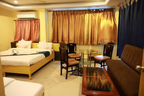 Hotel Sravanthy Inn