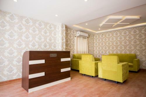 Fabhotel Pearl Suites