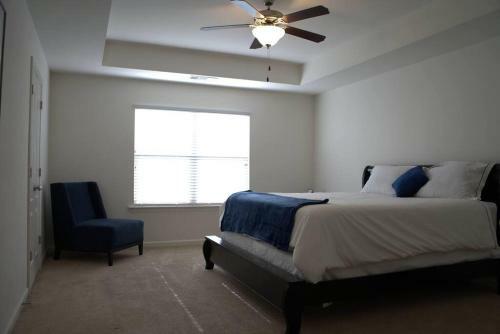 Luxury & Spacious Getaway W/king Bed & Pool Table