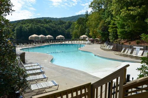 Home With Resort-style Amenities In Big Canoe!