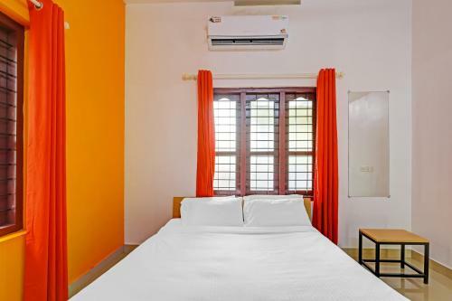 Hotel Capital O 84184 Pop Tavern Kazhakkottam