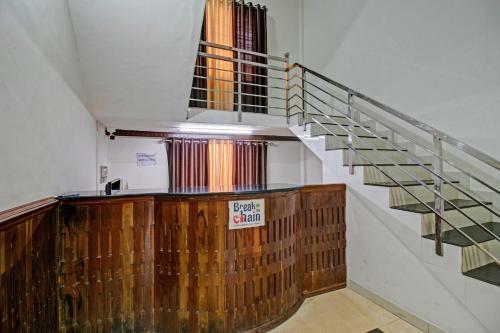 Hotel Capital O 84184 Pop Tavern Kazhakkottam