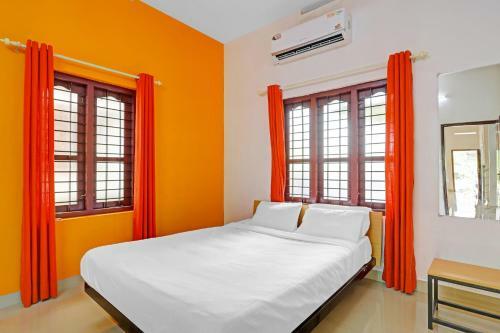 Hotel Capital O 84184 Pop Tavern Kazhakkottam