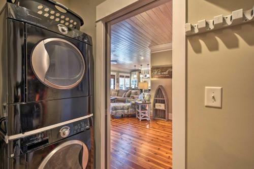 Spacious Lake Hartwell Home With Dock And Views!