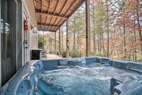 Innsbruck Alpine Getaway With Shared Hot Tub!