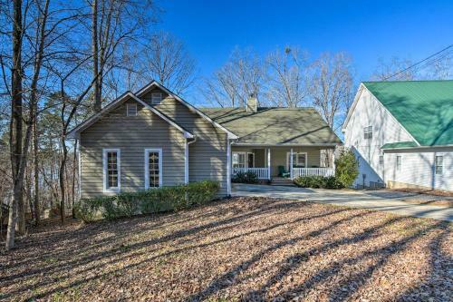 Lavonia Lake House With Private Dock And Bonfire!