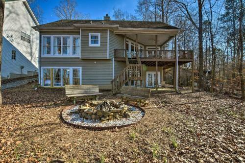 Lavonia Lake House With Private Dock And Bonfire!