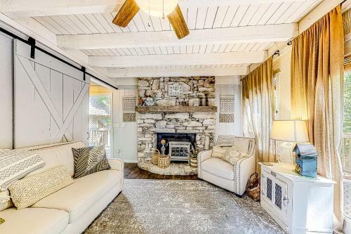 Honey Bear Hideaway