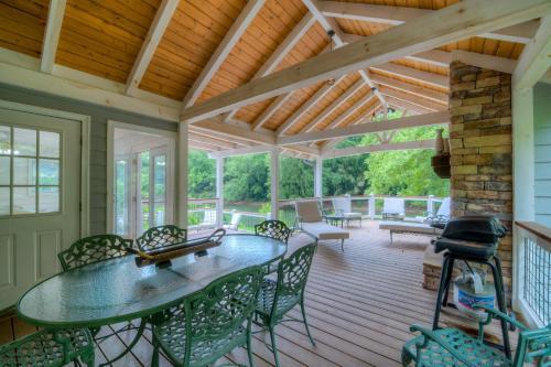 Copper Basin River House