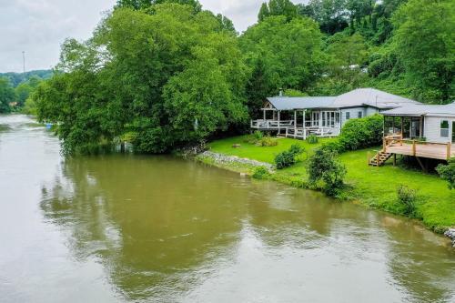 Copper Basin River House