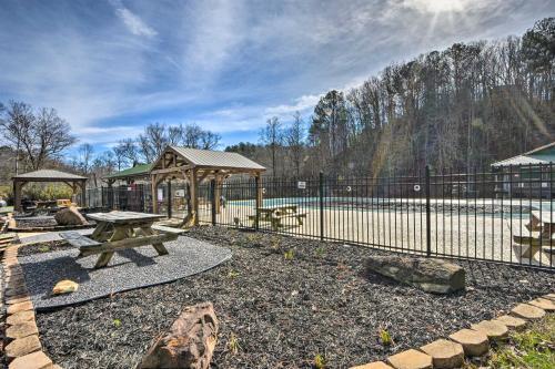 Idyllic Resort Cabin With Fire Pit And Pool Table!