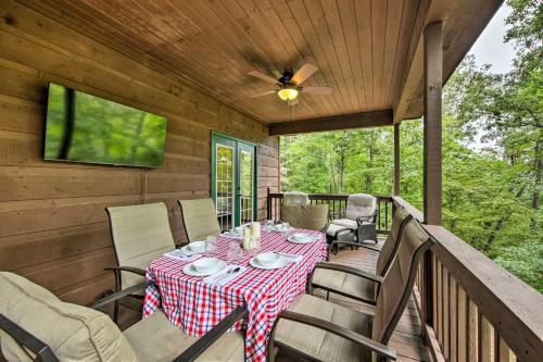 Serene Escape With Game Room And Resort Amenities