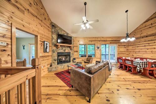 Serene Escape With Game Room And Resort Amenities