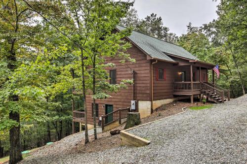 Serene Escape With Game Room And Resort Amenities