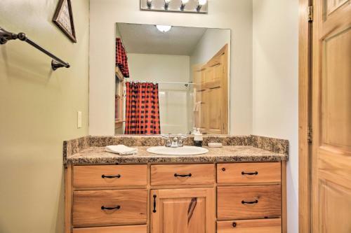 Serene Escape With Game Room And Resort Amenities