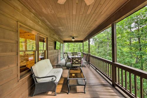 Serene Escape With Game Room And Resort Amenities