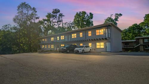Modern Apartment Near Beautiful Historic Macon Apts