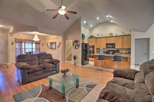 Rincon Home With Game Room, 18 Mi To Savannah!