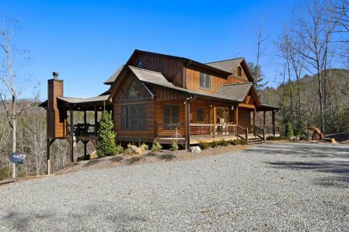 Hooch Holler- Newly Built, Sensational, Rustic Meets Modern, Mountain Cabin