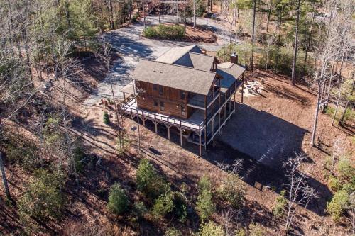 Hooch Holler- Newly Built, Sensational, Rustic Meets Modern, Mountain Cabin